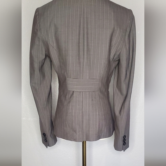 The Limited Wool Blend Perfect Travel Gray Pinstripe Fitted Blazer Jacket Size 6 - Picture 6 of 9